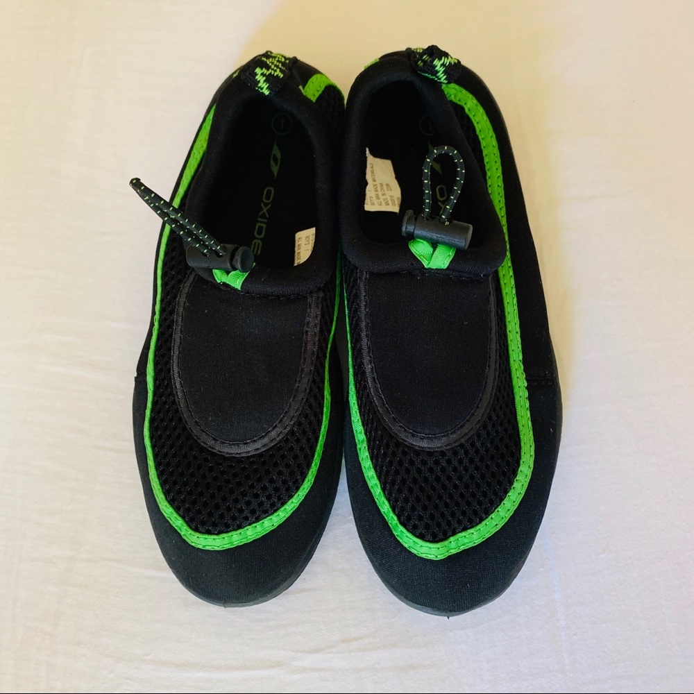 NWOT Black Oxide Boys Water Shoes Size 1